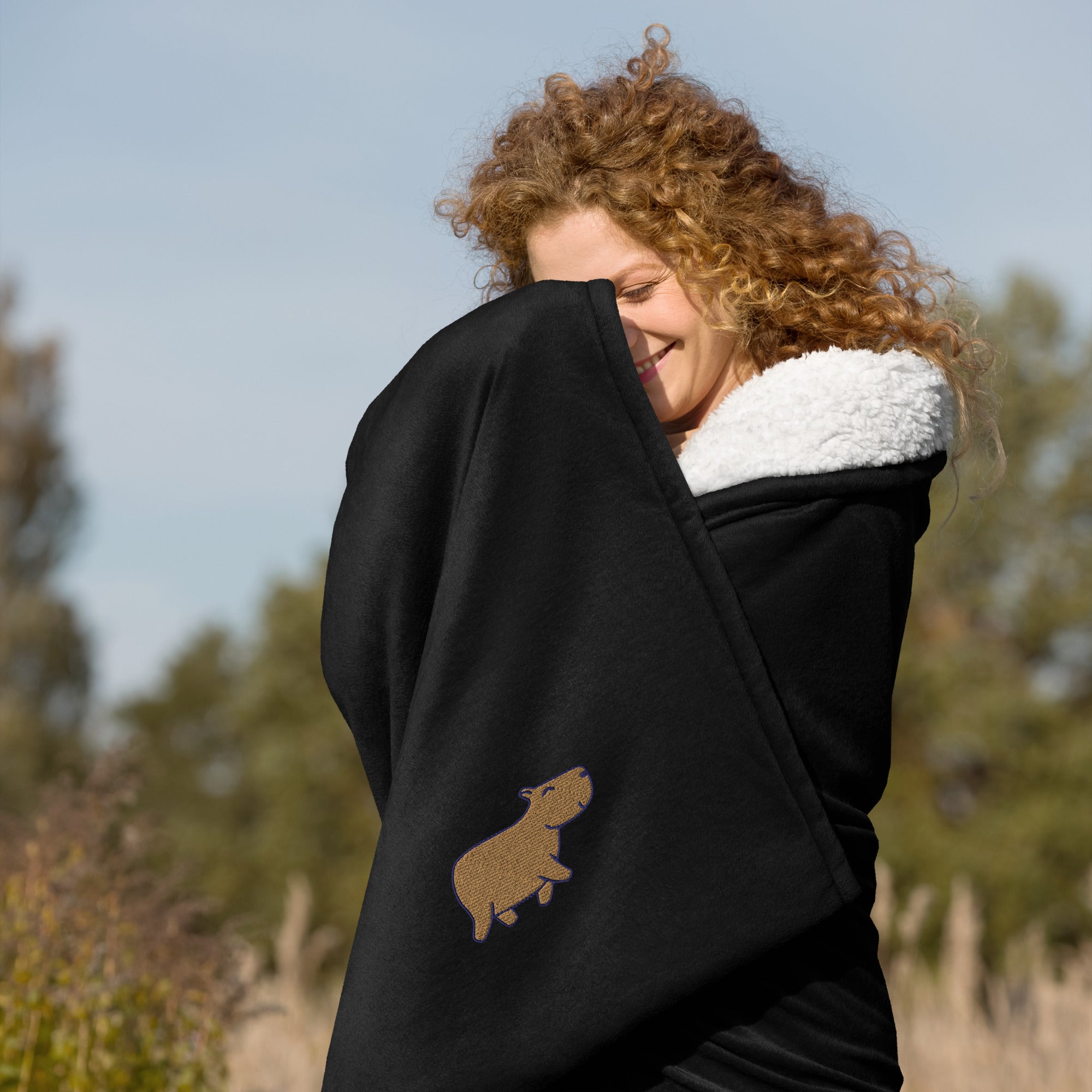 Capybara Premium Embroidered sherpa blanket – Capylove
